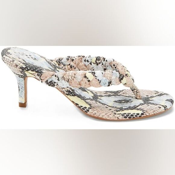 Vince Camuto  - Picture 12 of 17